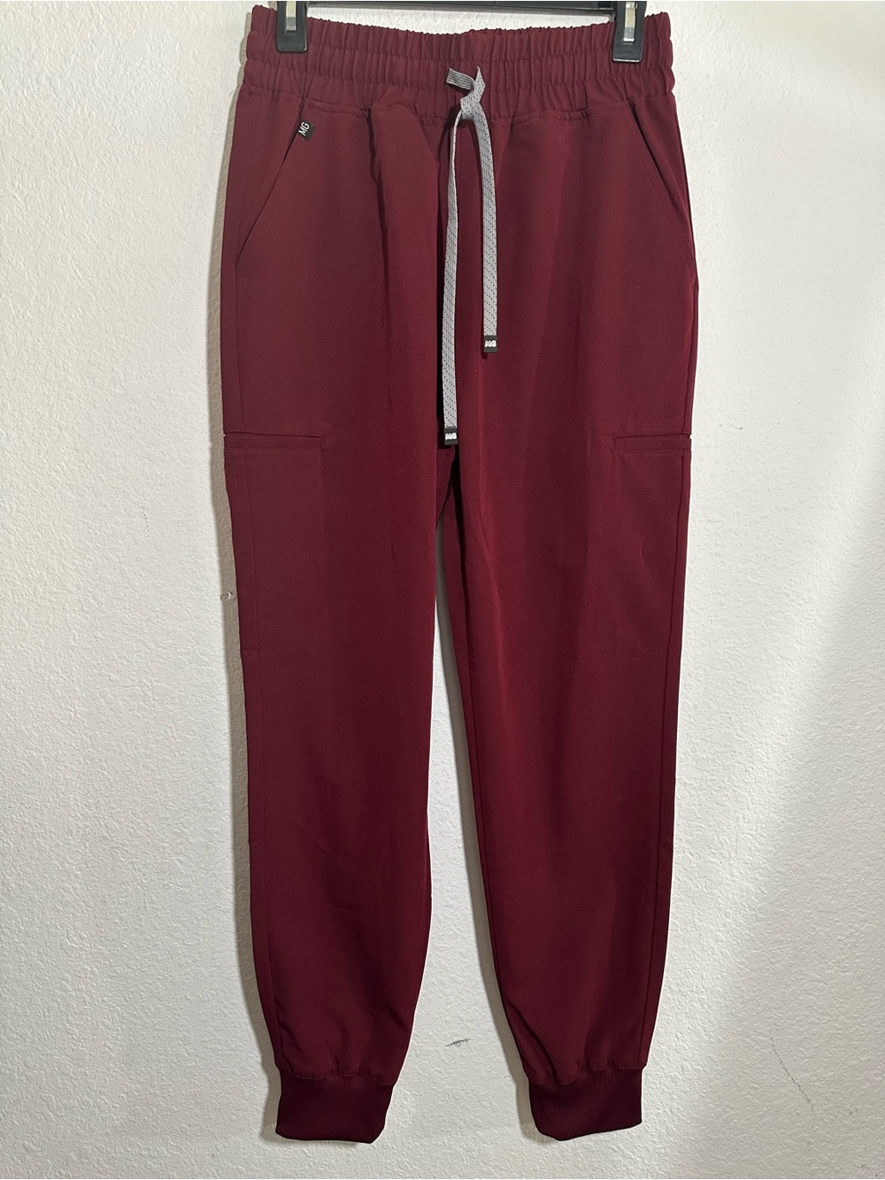 New MedGear Kayla Multi Pocket Scrub Jogger Pants in Raisin Red Size Small